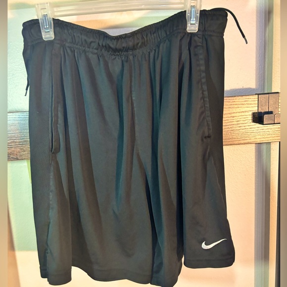 Nike gym‎ shorts XL - Picture 1 of 6